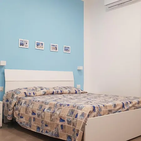 Holiday home B & Beach House *
